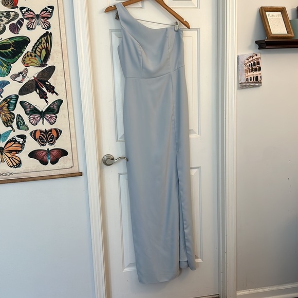 Thread trumpet bridesmaid gown in mist size 4 - Picture 3 of 5